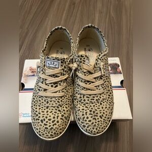 BOBS from Skechers Leopard Print Memory Foam Slip On Sneakers size 8.5